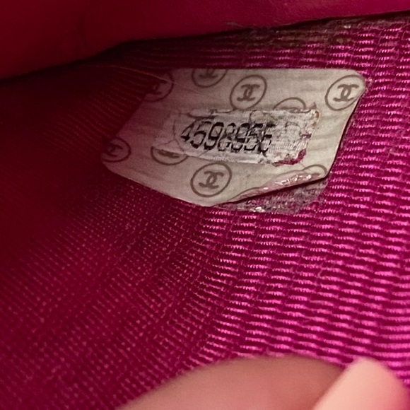 Chanel Pink Caviar Leather Wallet - Picture 6 of 15